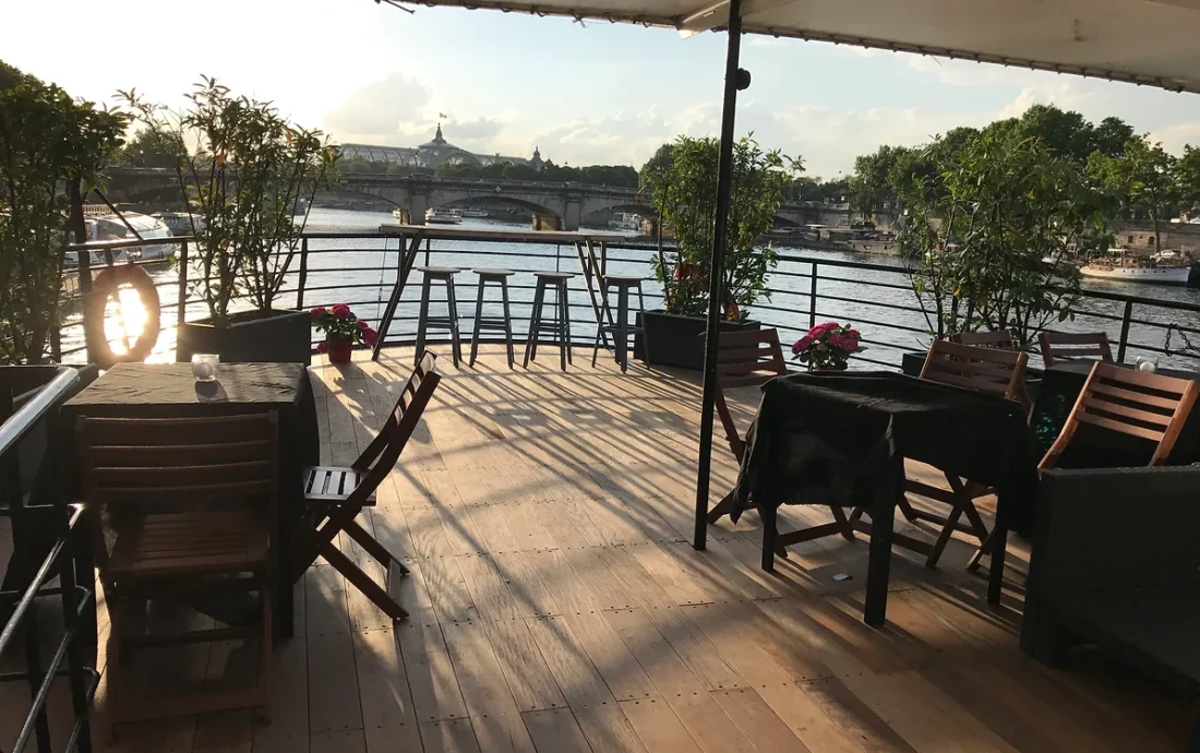 La salle panoramique du Concorde — lieu pour anniversaire à Paris